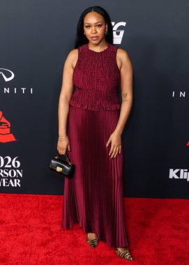 Elaine Uzor, 30 Ocak 2026 tarihinde Los Angeles Kongre Merkezi Güney Salonu 'nda düzenlenen Mariah Carey onuruna düzenlenen MusiCares 2026' ya ulaştı..