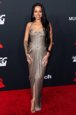 Ella Mai, Los Angeles Kongre Merkezi 'nde 30 Ocak 2026 tarihinde düzenlenen Mariah Carey onuruna düzenlenen MusiCares 2026' ya ulaştı..