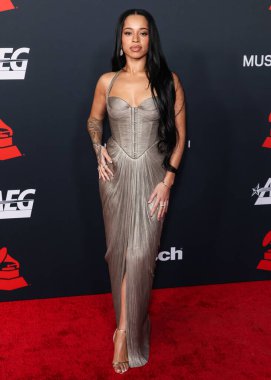 Ella Mai, Los Angeles Kongre Merkezi 'nde 30 Ocak 2026 tarihinde düzenlenen Mariah Carey onuruna düzenlenen MusiCares 2026' ya ulaştı..