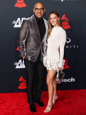 Harvey Mason Jr. ve Britt Mason, Los Angeles Kongre Merkezi 'nde düzenlenen Mariah Carey onuruna 30 Ocak 2026 tarihinde Los Angeles, Kaliforniya, ABD' de düzenlenen 