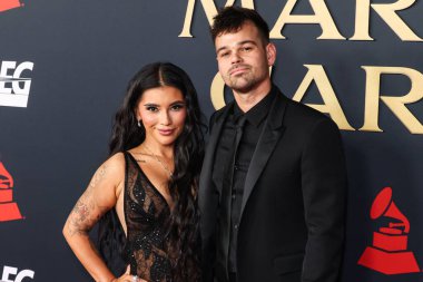 Pentatonix 'den Kirstin Maldonado ve Ben Hausdorff, 30 Ocak 2026' da Los Angeles Kongre Merkezi 'nde düzenlenen Mariah Carey onuruna düzenlenen MusiCares 2026' ya geldiler..