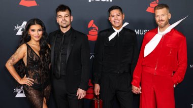 Kirstin Maldonado, Ben Hausdorff, Mark Hoying ve Pentatonix 'li Scott Hoying 30 Ocak 2026' da Los Angeles Kongre Merkezi Güney Salonu 'nda düzenlenen Mariah Carey onuruna düzenlenen MusiCares 2026' ya geldiler.