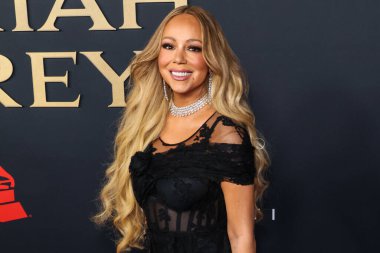 Mariah Carey 'in üzerinde Prada, Leviev Elmas mücevheri, Etho Maria mücevheri, 30 Ocak 2026' da Los Angeles Kongre Merkezi Güney Salonu 'nda düzenlenen Mariah Carey onuruna düzenlenen MusiCares 2026' ya ulaştı.