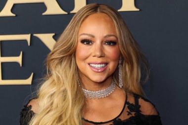 Mariah Carey 'in üzerinde Prada, Leviev Elmas mücevheri, Etho Maria mücevheri, 30 Ocak 2026' da Los Angeles Kongre Merkezi Güney Salonu 'nda düzenlenen Mariah Carey onuruna düzenlenen MusiCares 2026' ya ulaştı.