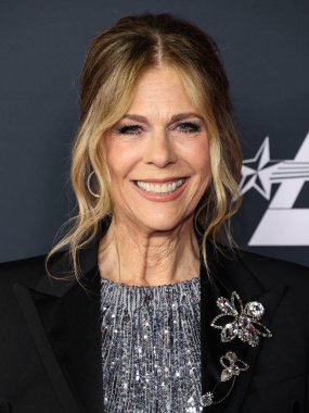 Rita Wilson, Los Angeles Kongre Merkezi Güney Salonu 'nda 30 Ocak 2026' da düzenlenen Mariah Carey onuruna düzenlenen MusiCares 2026 'ya ulaştı..