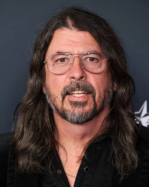 Foo Fighters 'dan Dave Grohl, 30 Ocak 2026' da Los Angeles Kongre Merkezi 'nde düzenlenen Mariah Carey onuruna düzenlenen MusiCares 2026' ya ulaştı..