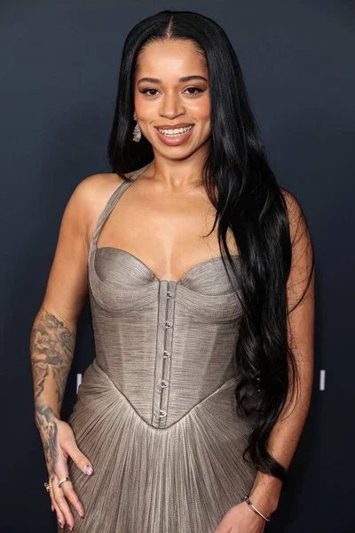 Ella Mai, Los Angeles Kongre Merkezi 'nde 30 Ocak 2026 tarihinde düzenlenen Mariah Carey onuruna düzenlenen MusiCares 2026' ya ulaştı..