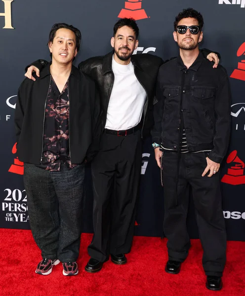 Linkin Park 'tan Joe Hahn, Mike Shinoda ve Colin Brittain 30 Ocak 2026' da Los Angeles Kongre Merkezi 'nde düzenlenen Mariah Carey onuruna düzenlenen MusiCares 2026' ya geldiler..