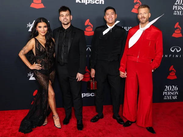 Kirstin Maldonado, Ben Hausdorff, Mark Hoying ve Pentatonix 'li Scott Hoying 30 Ocak 2026' da Los Angeles Kongre Merkezi Güney Salonu 'nda düzenlenen Mariah Carey onuruna düzenlenen MusiCares 2026' ya geldiler.