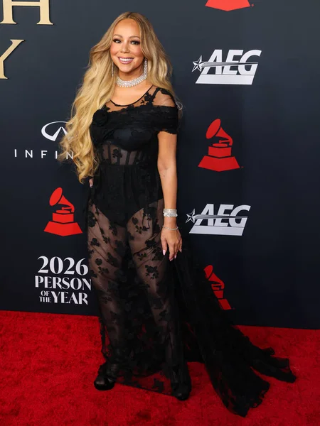 Mariah Carey 'in üzerinde Prada, Leviev Elmas mücevheri, Etho Maria mücevheri, 30 Ocak 2026' da Los Angeles Kongre Merkezi Güney Salonu 'nda düzenlenen Mariah Carey onuruna düzenlenen MusiCares 2026' ya ulaştı.