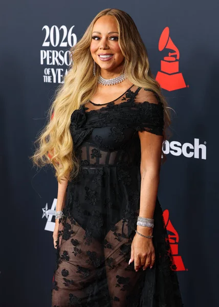 Mariah Carey 'in üzerinde Prada, Leviev Elmas mücevheri, Etho Maria mücevheri, 30 Ocak 2026' da Los Angeles Kongre Merkezi Güney Salonu 'nda düzenlenen Mariah Carey onuruna düzenlenen MusiCares 2026' ya ulaştı.