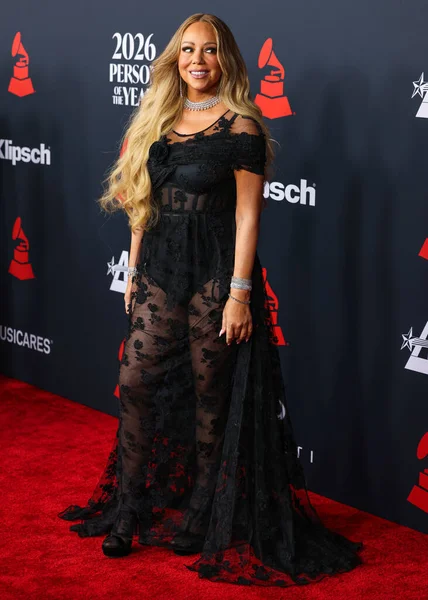 Mariah Carey 'in üzerinde Prada, Leviev Elmas mücevheri, Etho Maria mücevheri, 30 Ocak 2026' da Los Angeles Kongre Merkezi Güney Salonu 'nda düzenlenen Mariah Carey onuruna düzenlenen MusiCares 2026' ya ulaştı.