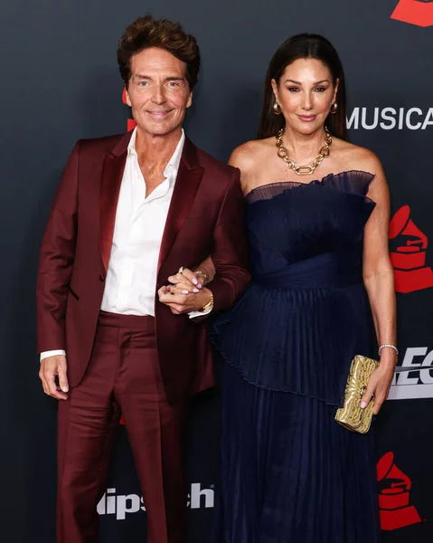 Richard Marx ve Daisy Fuentes, 30 Ocak 2026 'da Los Angeles Kongre Merkezi' nde düzenlenen Mariah Carey onuruna düzenlenen 
