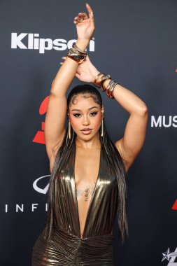 Taty Cokley, 30 Ocak 2026 'da Los Angeles Kongre Merkezi' nde düzenlenen Mariah Carey onuruna düzenlenen MusiCares 2026 'ya ulaştı..