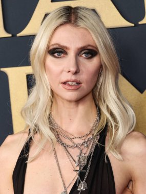 Taylor Momsen, 30 Ocak 2026 tarihinde Los Angeles Kongre Merkezi Güney Salonu 'nda düzenlenen Mariah Carey onuruna düzenlenen MusiCares 2026' ya ulaştı..