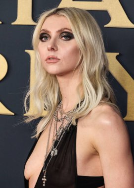 Taylor Momsen, 30 Ocak 2026 tarihinde Los Angeles Kongre Merkezi Güney Salonu 'nda düzenlenen Mariah Carey onuruna düzenlenen MusiCares 2026' ya ulaştı..