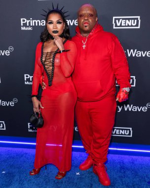 Shani James ve erkek arkadaşı CeeLo Green (Thomas DeCarlo Callaway-Burton) 31 Ocak 2026 'da ABD' nin Kaliforniya kentinde Waldorf Astoria Beverly Hills Oteli 'nde düzenlenen Primary Wave Music 20.