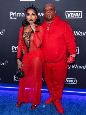 Shani James ve erkek arkadaşı CeeLo Green (Thomas DeCarlo Callaway-Burton) 31 Ocak 2026 'da ABD' nin Kaliforniya kentinde Waldorf Astoria Beverly Hills Oteli 'nde düzenlenen Primary Wave Music 20.