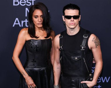 Jesse Jo Stark ve Yungblud, 29 Ocak 2026 'da Formosa' da düzenlenen Spotify 'in En İyi 2026 Yeni Sanatçı Partisi' ne (68. Grammy Ödülleri) geldiler..