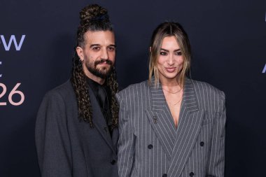 Mark Ballas ve BC Jean, 29 Ocak 2026 'da Formosa' daki The Lot 'ta düzenlenen Spotify' ın 2026 En İyi Yeni Sanatçı Partisi 'ne (68..