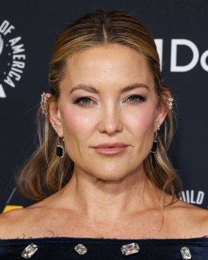 Erdem PF26 giyen Kate Hudson, 7 Şubat 2026 'da Beverly Hilton Hotel' de düzenlenen 78. Yıllık Amerikan Yönetmenler Birliği (DGA) Ödülleri 'ne geldi..
