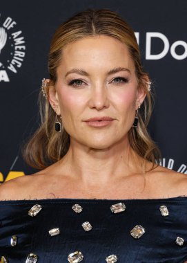 Erdem PF26 giyen Kate Hudson, 7 Şubat 2026 'da Beverly Hilton Hotel' de düzenlenen 78. Yıllık Amerikan Yönetmenler Birliği (DGA) Ödülleri 'ne geldi..