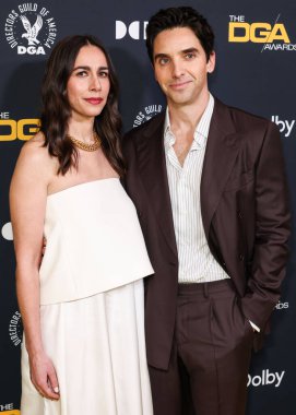 Lucia Aniello ve Paul W. Downs, 7 Şubat 2026 'da Beverly Hilton Hotel' de düzenlenen 78. Yıllık Amerikan Yönetmenler Birliği (DGA) Ödülleri 'ne geldiler..