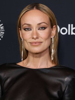 Prada giyen Olivia Wilde, 7 Şubat 2026 'da Beverly Hills, Los Angeles, Kaliforniya, ABD' de düzenlenen The Beverly Hilton Hotel 'de düzenlenen 78..