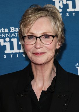 Amerikalı aktris ve şarkıcı Jane Lynch, 8 Şubat 2026 'da ABD' nin Kaliforniya eyaletinin Santa Barbara kentindeki Arlington Tiyatrosu 'nda düzenlenen 41. Santa Barbara Uluslararası Film Festivali' ne geldi..