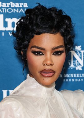 Bir Ashi Stüdyosu 2026 Couture Geceliği giyen Teyana Taylor, 8 Şubat 2026 tarihinde Santa Barbara, Kaliforniya, ABD 'de düzenlenen 41. Santa Barbara Uluslararası Film Festivali - Virtuosos Ödülüne ulaştı..