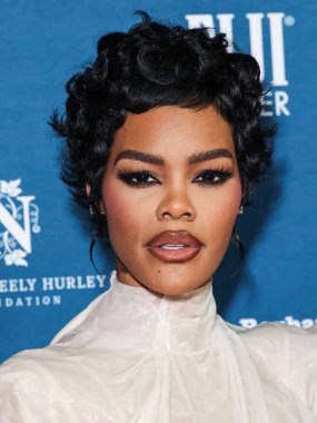 Bir Ashi Stüdyosu 2026 Couture Geceliği giyen Teyana Taylor, 8 Şubat 2026 tarihinde Santa Barbara, Kaliforniya, ABD 'de düzenlenen 41. Santa Barbara Uluslararası Film Festivali - Virtuosos Ödülüne ulaştı..