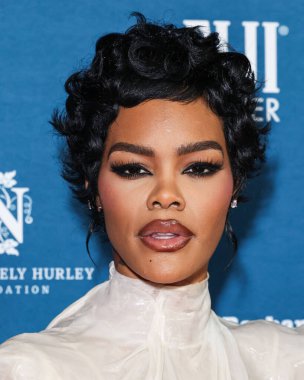 Bir Ashi Stüdyosu 2026 Couture Geceliği giyen Teyana Taylor, 8 Şubat 2026 tarihinde Santa Barbara, Kaliforniya, ABD 'de düzenlenen 41. Santa Barbara Uluslararası Film Festivali - Virtuosos Ödülüne ulaştı..