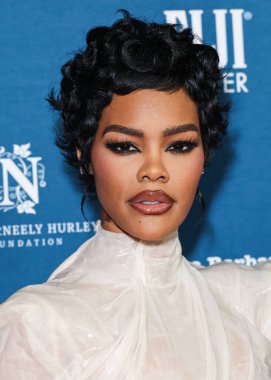 Bir Ashi Stüdyosu 2026 Couture Geceliği giyen Teyana Taylor, 8 Şubat 2026 tarihinde Santa Barbara, Kaliforniya, ABD 'de düzenlenen 41. Santa Barbara Uluslararası Film Festivali - Virtuosos Ödülüne ulaştı..