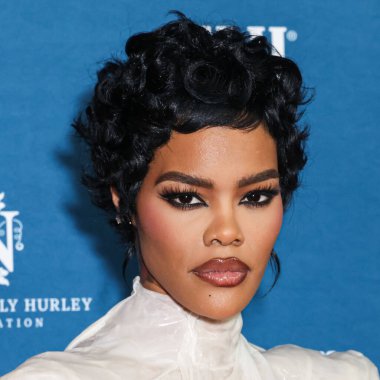 Bir Ashi Stüdyosu 2026 Couture Geceliği giyen Teyana Taylor, 8 Şubat 2026 tarihinde Santa Barbara, Kaliforniya, ABD 'de düzenlenen 41. Santa Barbara Uluslararası Film Festivali - Virtuosos Ödülüne ulaştı..
