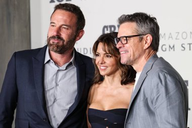 Ben Affleck, Luciana Barroso ve Matt Damon, 10 Şubat 2026 'da Los Angeles, Kaliforniya, ABD' de Kasa tarafından Broadway 'deki The United Theater at STILE Downtown Los Angeles' ta düzenlenen Amazon MGM stüdyolarının dünya prömiyerine geldiler..