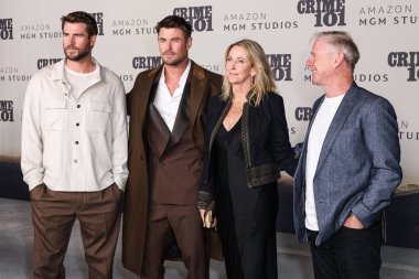 Liam Hemsworth, kardeşi Chris Hemsworth, annesi Leonie Hemsworth, babası Craig Hemsworth, 10 Şubat 2026 'da Kasa tarafından StILE Downtown Los Angeles' daki Broadway 'deki Birleşik Tiyatro' da düzenlenen Amazon MGM Stüdyolarının Dünya Gala 101 'ine geldiler.
