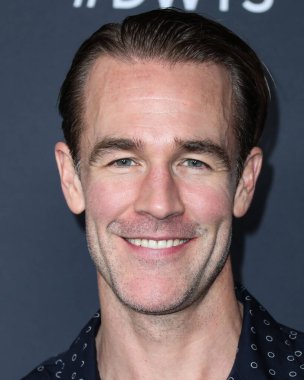 James Van Der Beek 48 yaşında öldü. Dawson 's Creek' in yıldızı James Van Der Beek, kolorektal kanserle yıllarca savaştıktan sonra 11 Şubat 2026 Çarşamba günü 48 yaşında öldü. LOS ANGELES, CALIFORNIA, ABD - Kasım 03: Amerikalı aktör James Van Der Beek