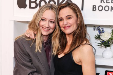Judy Greer ve Jennifer Garner, Apple TV + 'The Last Thing He told Me' Sezon 2, Hollywood EDITION 'da 12 Şubat 2026' da Batı Hollywood, Los Angeles, Kaliforniya, ABD 'de düzenlenen.
