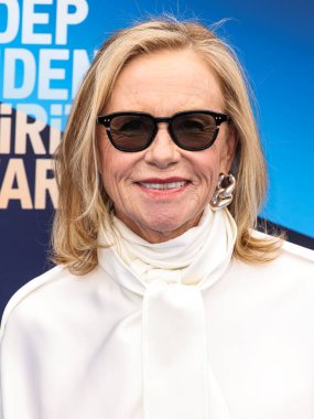 Bottega Veneta SS26 RTW giyen Amy Madigan, 15 Şubat 2026 'da Hollywood Paladyumu' nda düzenlenen 41. Yıllık Bağımsız Film Ruhu Ödülleri 'ne ulaştı..