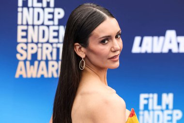 Carolina Herrera 'yı giyen Nina Dobrev, 15 Şubat 2026' da Hollywood Paladyumu 'nda düzenlenen 41. Bağımsız Film Ruhu Ödülleri' ne ulaştı..