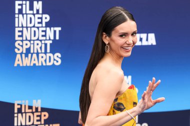 Carolina Herrera 'yı giyen Nina Dobrev, 15 Şubat 2026' da Hollywood Paladyumu 'nda düzenlenen 41. Bağımsız Film Ruhu Ödülleri' ne ulaştı..