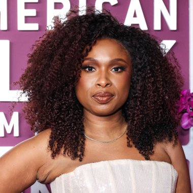 Jennifer Hudson, 16 Şubat 2026 'da ABD' nin Kaliforniya eyaletinin Los Angeles kentinde bulunan Beverly Hills kentindeki SLS Hotel 'de düzenlenen 8. Geleneksel Amerikan Siyahi Film Festivali' ne (ABFF) geldi..