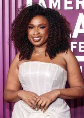 Jennifer Hudson, 16 Şubat 2026 'da ABD' nin Kaliforniya eyaletinin Los Angeles kentinde bulunan Beverly Hills kentindeki SLS Hotel 'de düzenlenen 8. Geleneksel Amerikan Siyahi Film Festivali' ne (ABFF) geldi..