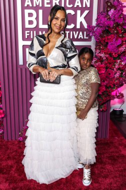 LisaRaye McCoy ve torunu Bella Rae, 16 Şubat 2026 'da ABD' nin Kaliforniya eyaletinin Los Angeles kentinde bulunan Beverly Hills kentindeki SLS Hotel 'de düzenlenen 8. Geleneksel Amerikan Siyah Film Festivali' ne (ABFF) geldiler..