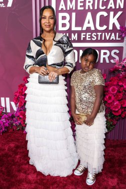 LisaRaye McCoy ve torunu Bella Rae, 16 Şubat 2026 'da ABD' nin Kaliforniya eyaletinin Los Angeles kentinde bulunan Beverly Hills kentindeki SLS Hotel 'de düzenlenen 8. Geleneksel Amerikan Siyah Film Festivali' ne (ABFF) geldiler..