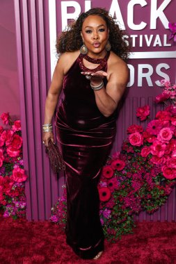 Vivica A. Fox, 18. Geleneksel Amerikan Siyah Film Festivali 'ne (ABFF) 16 Şubat 2026' da ABD 'nin Kaliforniya eyaletinin Los Angeles kentinde bulunan Beverly Hills kentindeki SLS Hotel' de düzenlenen 2026 sayılı Ödül Töreni 'ne geldi..