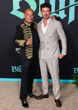 Timuera Morrison ve Karl Urban, 17 Şubat 2026 'da Hollywood, Los Angeles, Kaliforniya, ABD' de bulunan TCL Çin Tiyatrosu IMAX 'te düzenlenen Amazon Prime Video' nun Dünya prömiyerine geldiler..