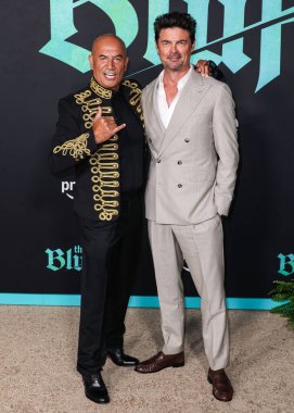 Timuera Morrison ve Karl Urban, 17 Şubat 2026 'da Hollywood, Los Angeles, Kaliforniya, ABD' de bulunan TCL Çin Tiyatrosu IMAX 'te düzenlenen Amazon Prime Video' nun Dünya prömiyerine geldiler..