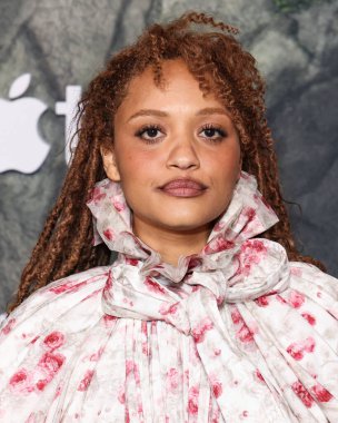Viviano giyen Kiersey Clemons, Apple TV + 'Monarch' ın dünya prömiyerine 19 Şubat 2026 'da Hollywood, Los Angeles, Kaliforniya, ABD' de düzenlenen TCL Çin Tiyatrosu IMAX 'ta düzenlenen Canavarların Mirası 2..
