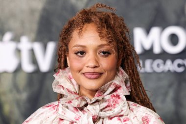 Viviano giyen Kiersey Clemons, Apple TV + 'Monarch' ın dünya prömiyerine 19 Şubat 2026 'da Hollywood, Los Angeles, Kaliforniya, ABD' de düzenlenen TCL Çin Tiyatrosu IMAX 'ta düzenlenen Canavarların Mirası 2..